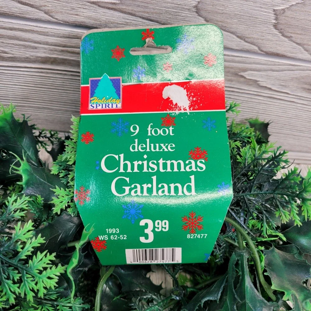 Holiday Spirit Christmas Garland 9ft Greenery Vintage 1993 Holly Berry Deluxe